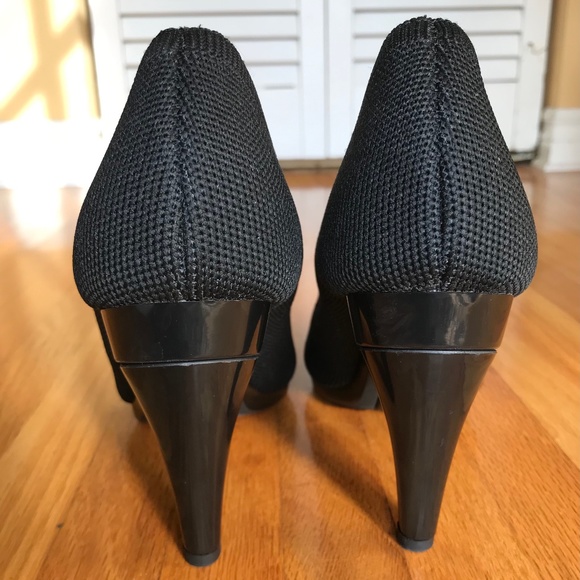 Convertible Heel 2-in-1 Pumps! VGUC - Picture 3 of 16